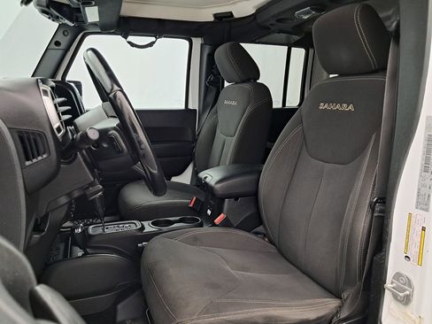 Used 2018 Jeep Wrangler Unlimited Sahara image 10