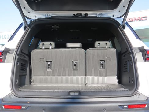 New 2026 Buick Enclave Preferred w/ LPO, Floor Liner Package image 10