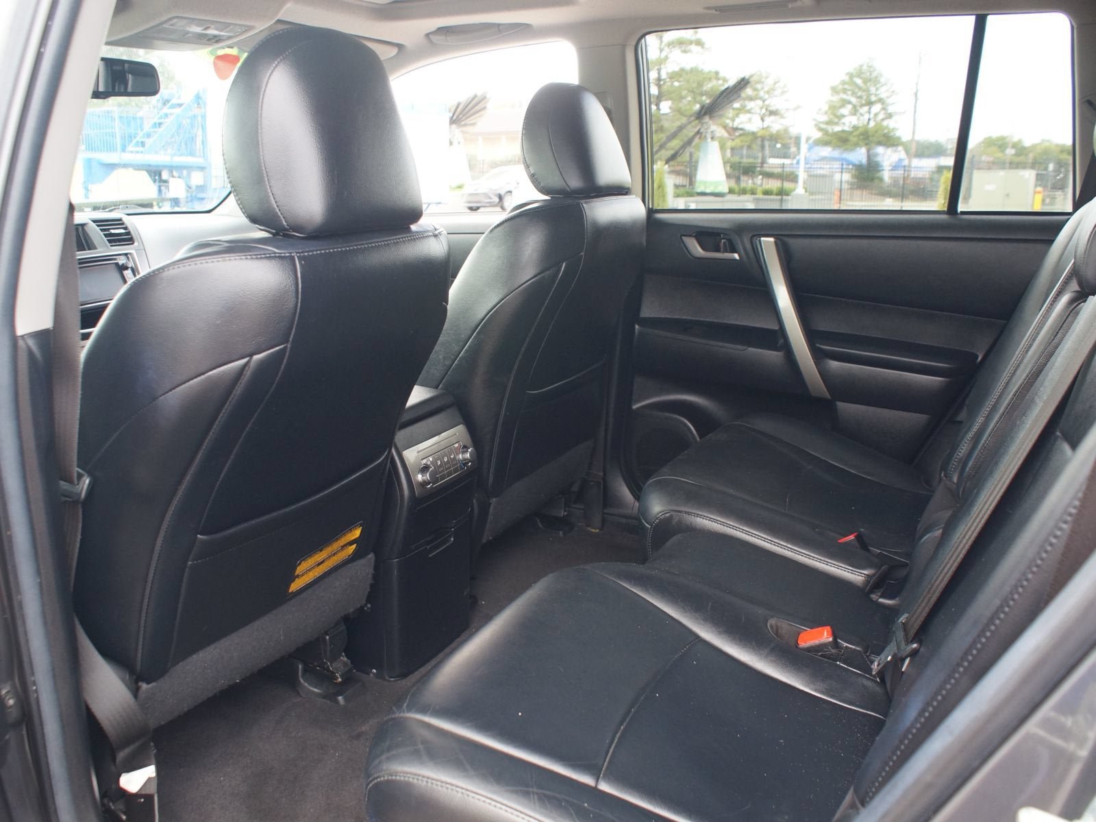 Used 2013 Toyota Highlander SE AWD/4WD image 12