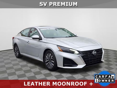 Used 2024 Nissan Altima 2.5 SV w/ SV Premium Package FWD image 1