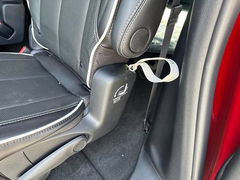 New 2027 Chrysler Pacifica Limited FWD image 21