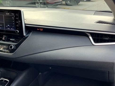Used 2020 Toyota Corolla LE FWD image 17