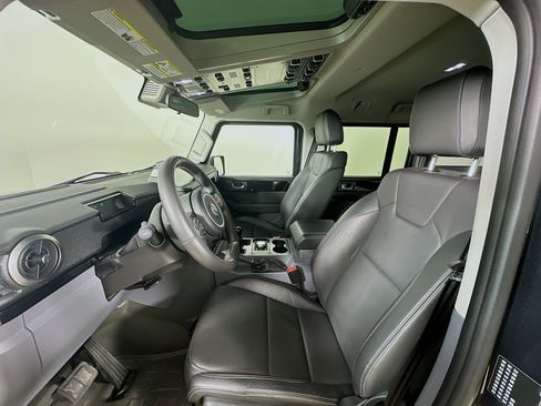 Used 2024 INEOS Grenadier Fieldmaster Edition image 34