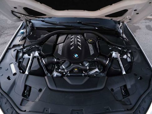 Used 2020 BMW 750i xDrive w/ Executive Package image 41