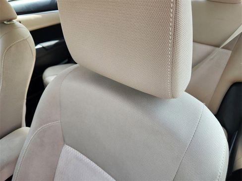 Used 2014 Toyota Corolla LE image 28