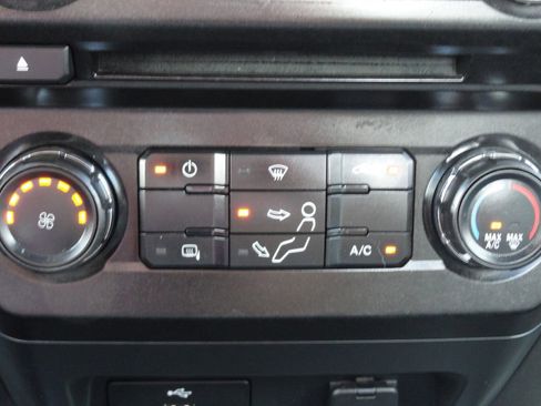 Used 2017 Ford F550 2WD Regular Cab Super Duty image 16