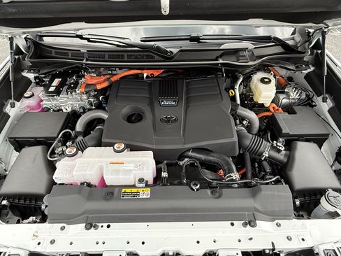 Used 2026 Toyota Tundra Capstone AWD/4WD image 36