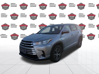 Used 2017 Toyota Highlander LE