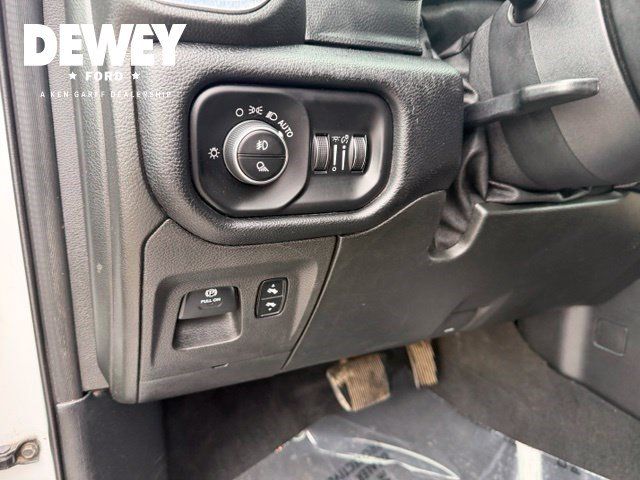 Used 2019 RAM 1500 Laramie AWD/4WD image 12