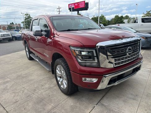 Used 2021 Nissan Titan SL w/ Moonroof Package AWD/4WD image 3