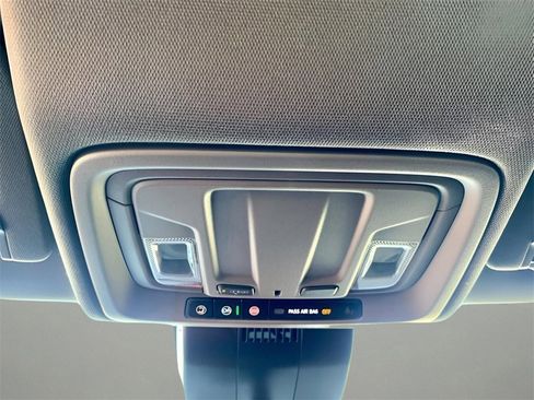 Used 2023 GMC Sierra 1500 Elevation image 40