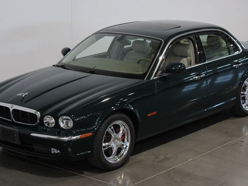 Used 2004 Jaguar XJ8 RWD image 11