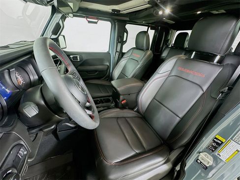 Used 2024 Jeep Gladiator Rubicon w/ Convenience Group image 15