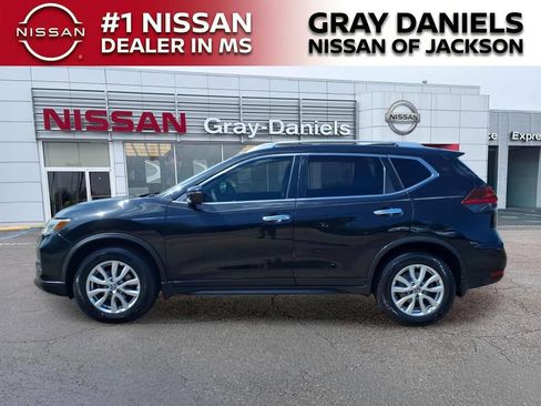 Used 2020 Nissan Rogue SV FWD image 4