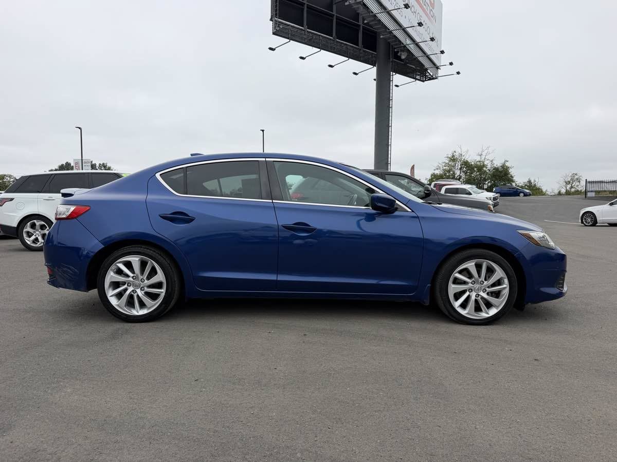 Used 2017 Acura ILX FWD image 9