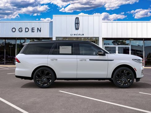 New 2027 Lincoln Navigator Black Label AWD/4WD image 5