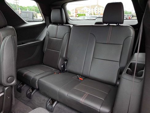 Used 2024 Chevrolet Traverse RS AWD/4WD image 10