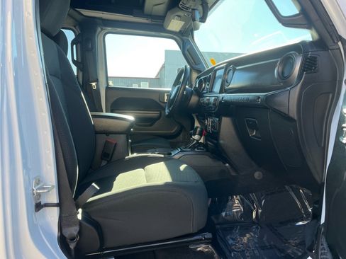 Used 2021 Jeep Wrangler Unlimited Sport image 29