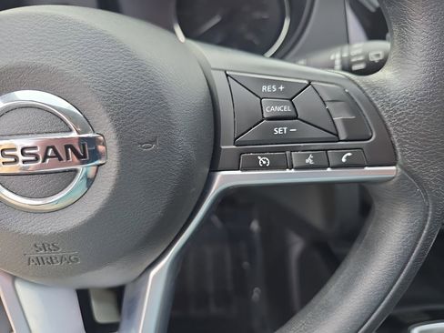 Used 2022 Nissan Rogue Sport S image 17