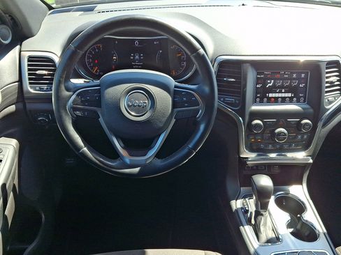 Used 2020 Jeep Grand Cherokee Laredo AWD/4WD image 12