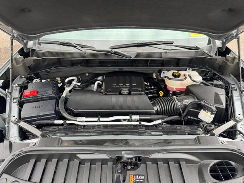 Used 2025 Chevrolet Silverado 1500 LT image 30