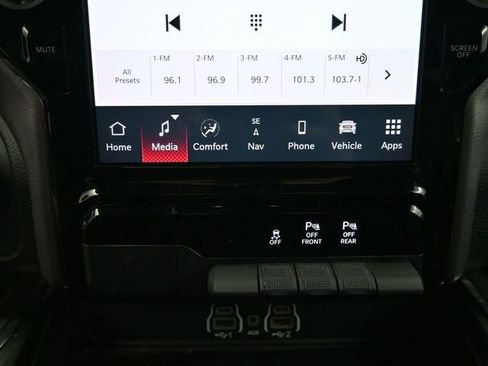 Used 2025 RAM 1500 Laramie image 28