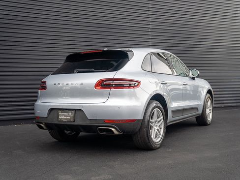Used 2017 Porsche Macan AWD/4WD image 29