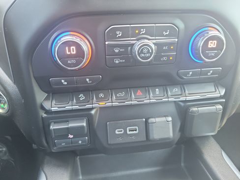 Used 2020 Chevrolet Silverado 1500 LT Trail Boss AWD/4WD image 27