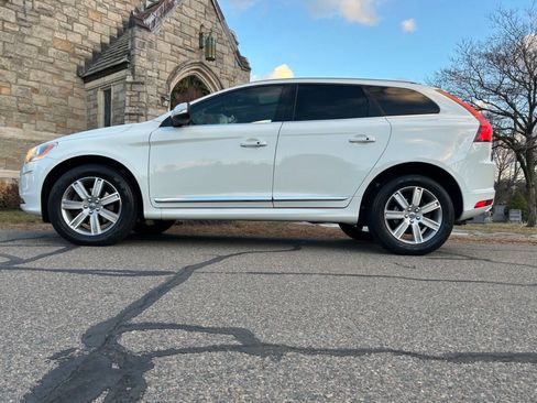 Used 2016 Volvo XC60 T6 image 11