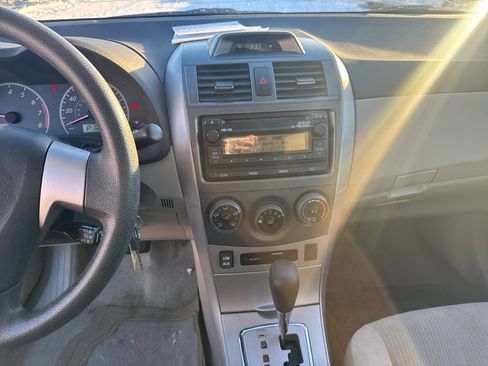 Used 2012 Toyota Corolla LE image 10