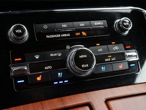 Used 2019 Lincoln Navigator Reserve AWD/4WD image 48