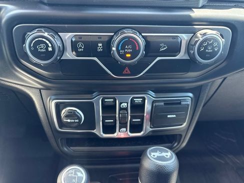 Used 2019 Jeep Wrangler Unlimited Sport S AWD/4WD image 26