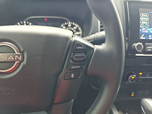 Used 2022 Nissan Frontier SV w/ Technology Package RWD image 15