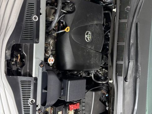 Used 2017 Toyota Sienna XLE 7 PASSENGER image 28