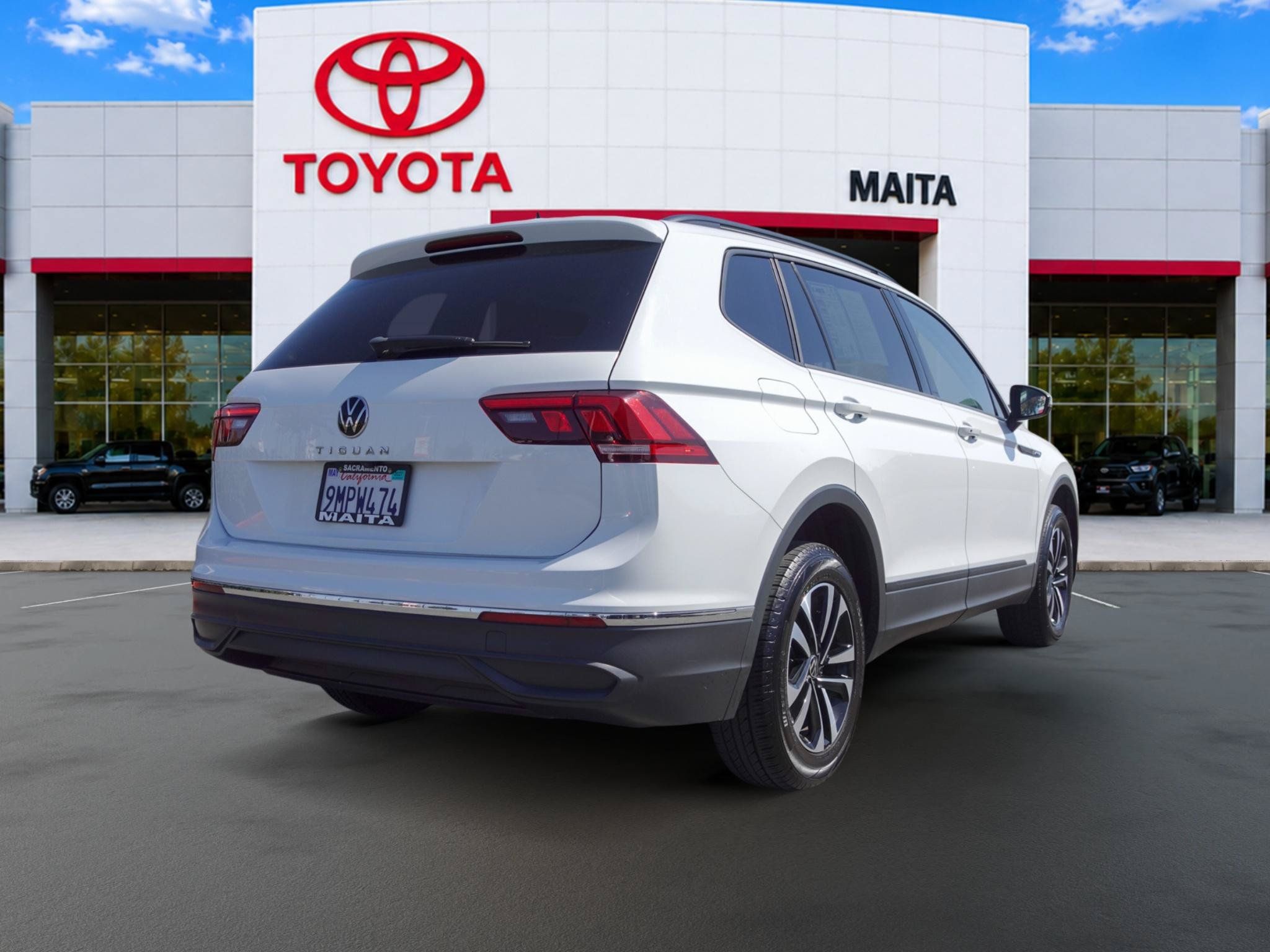 Used 2022 Volkswagen Tiguan S FWD image 3