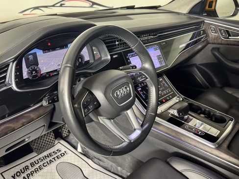 Used 2019 Audi Q8 Prestige w/ Luxury Package AWD/4WD image 13