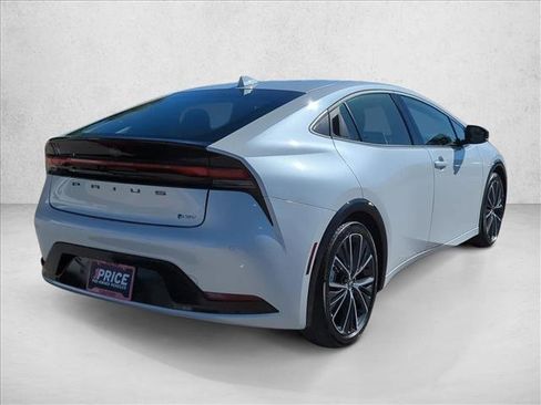 Certified 2025 Toyota Prius XLE image 4