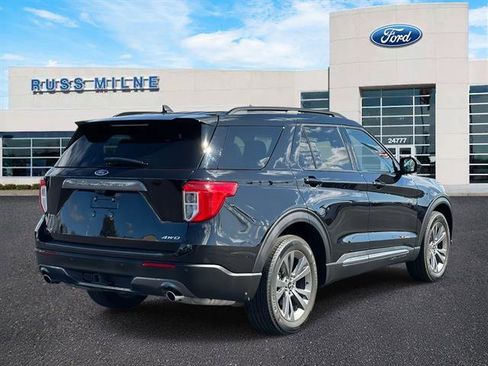 Used 2023 Ford Explorer XLT w/ Equipment Group 202A image 4