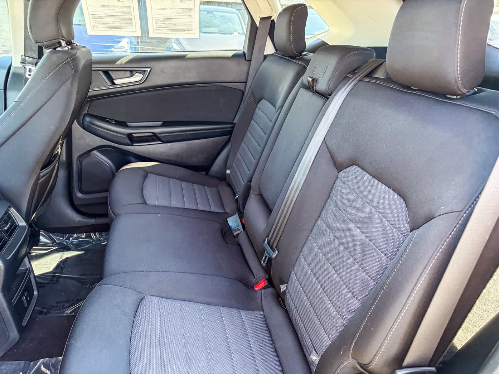 Used 2019 Ford Edge SE FWD image 17