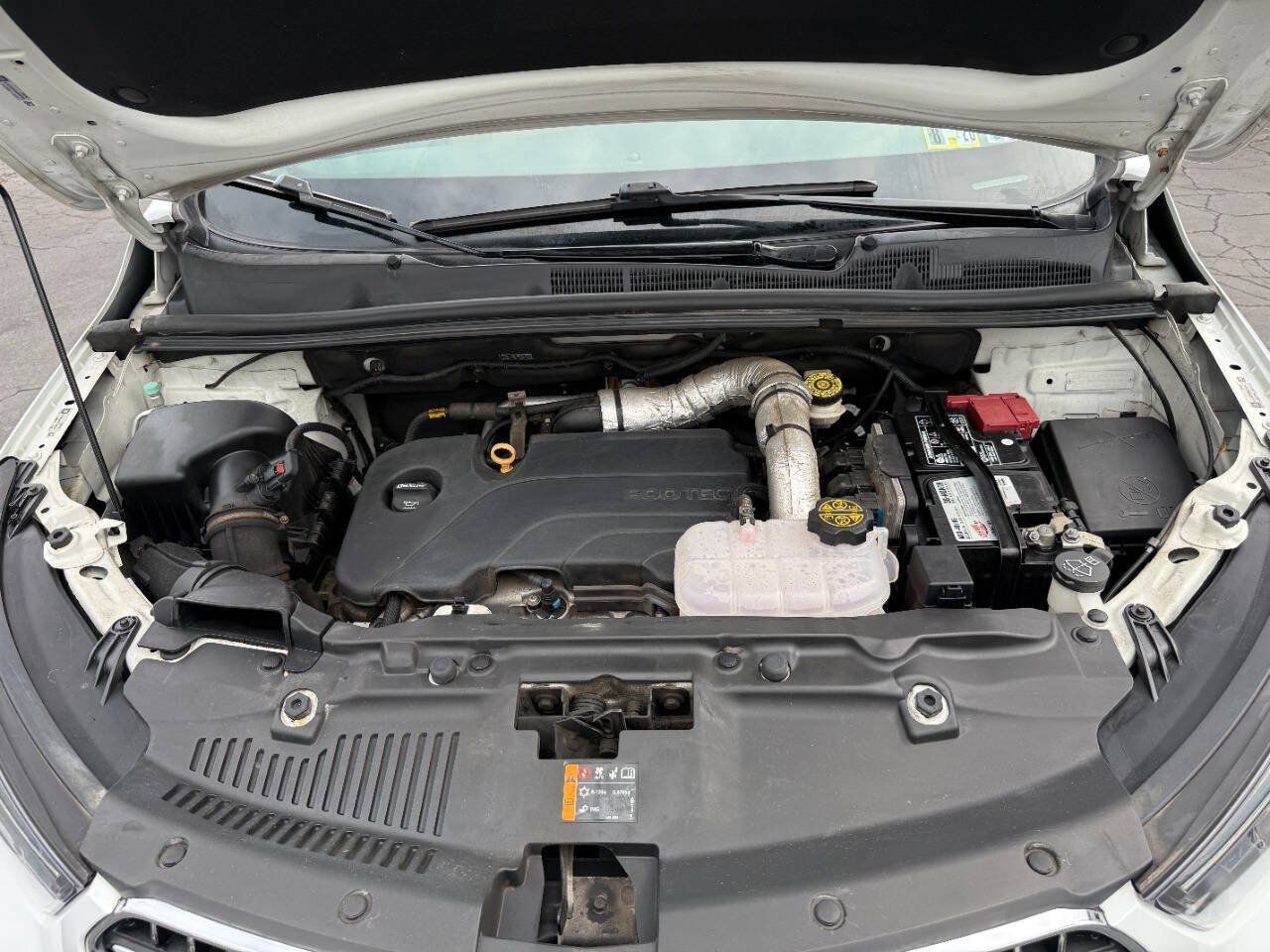 Used 2019 Buick Encore Essence w/ Experience Buick Package AWD/4WD image 29