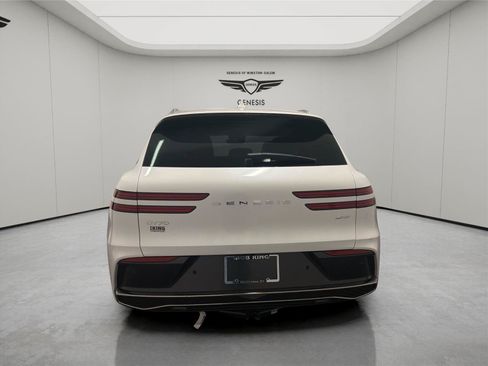 Used 2026 Genesis GV70 2.5T Advanced AWD/4WD image 4