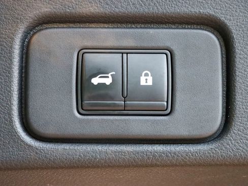 Used 2022 Nissan Pathfinder SL image 29