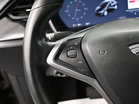 Used 2018 Tesla Model X 75D image 18