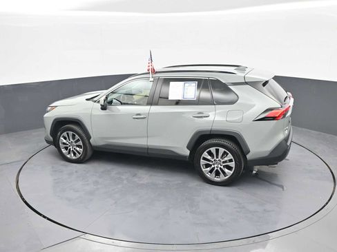 Used 2022 Toyota RAV4 XLE Premium AWD/4WD image 31