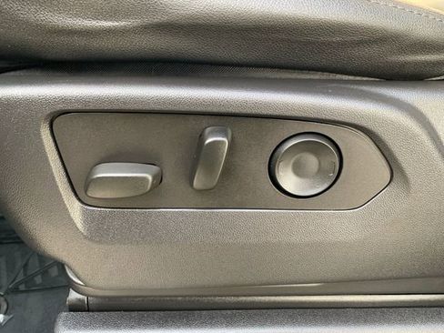 Certified 2022 Chevrolet Silverado 1500 ZR2 w/ Technology Package image 33