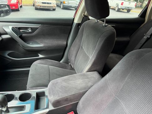 Used 2013 Nissan Altima 2.5 SV FWD image 6