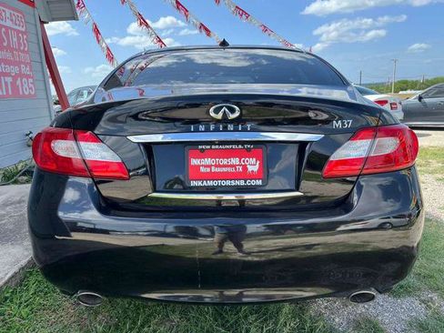 Used 2011 INFINITI M37 w/ Premium Pkg RWD image 4