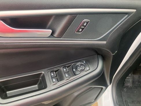 Used 2024 Ford Edge SEL image 10