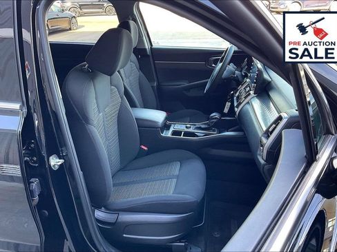 Used 2023 Kia Sorento LX AWD/4WD image 7