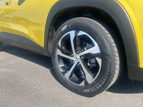 Used 2024 Chevrolet Trax RS w/ Sunroof Package image 5